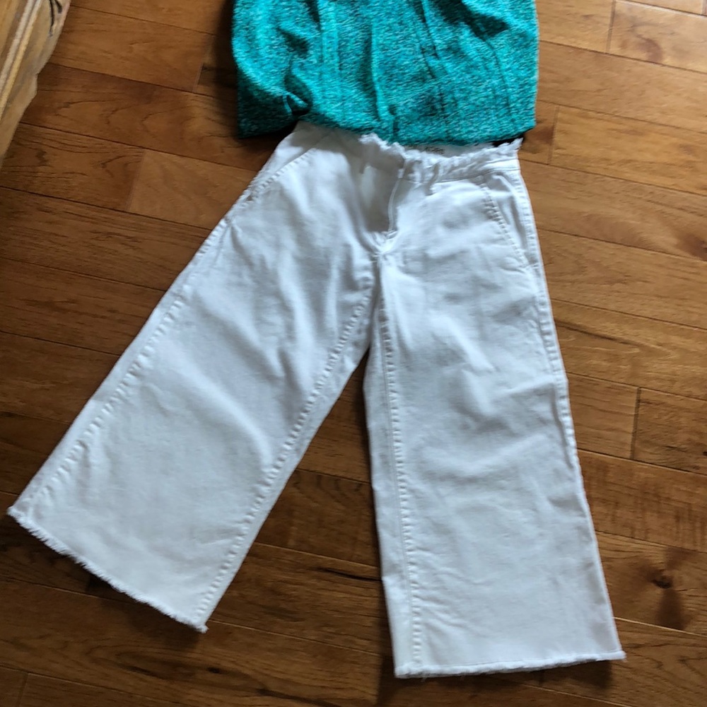 ⭐️$10 MK Bright White Jeans! Cropped fringed.